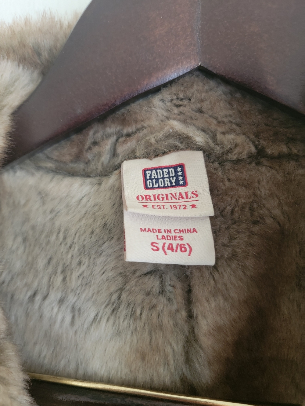 Faded Glory Faux Fur/Suede Vest in Camel - Picture 2 of 10